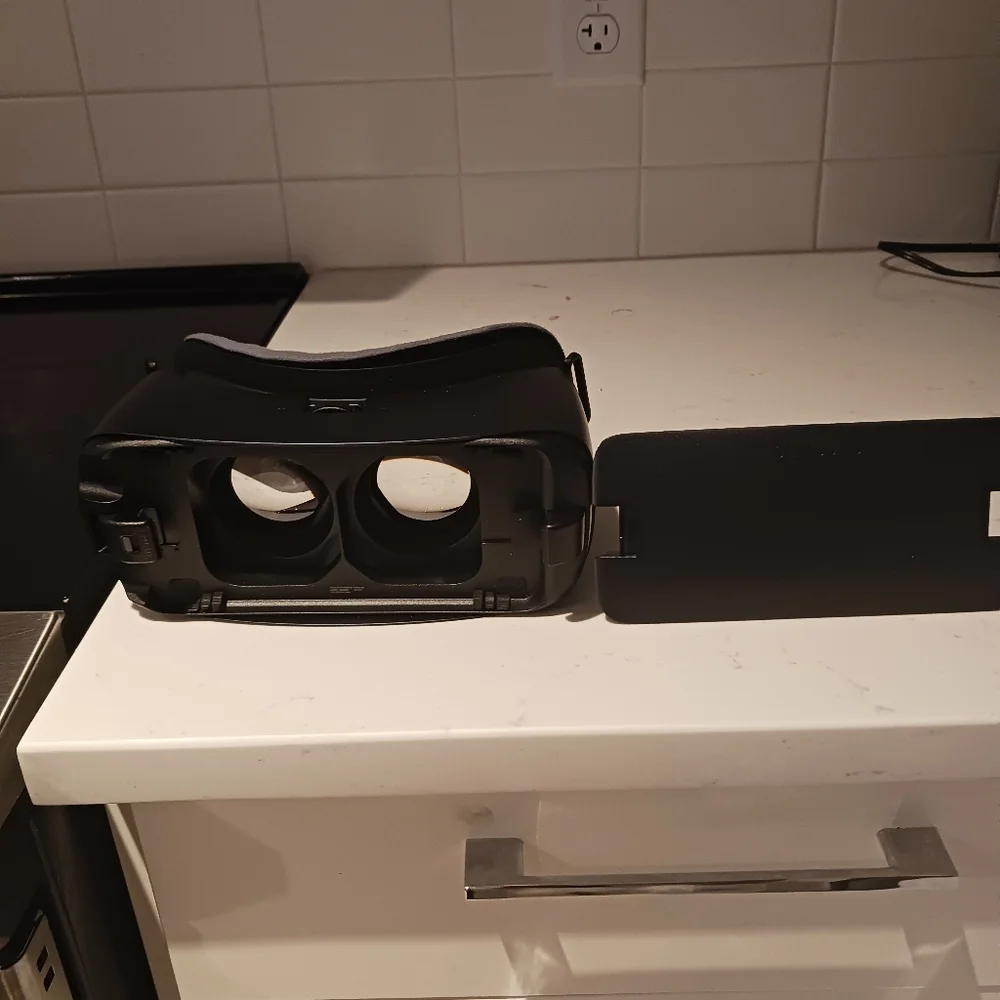Samsung Gear VR goggles by Oculus